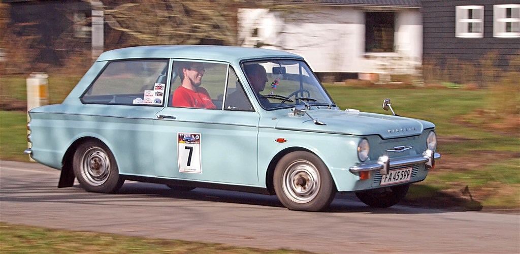 Hans og Simon ”Træls” Ravn (Vorbasse/Odense) stiller til start i 13CCC med deres 50-årige Hillman Imp.
(Foto: Åge Keseler Kirketerp)